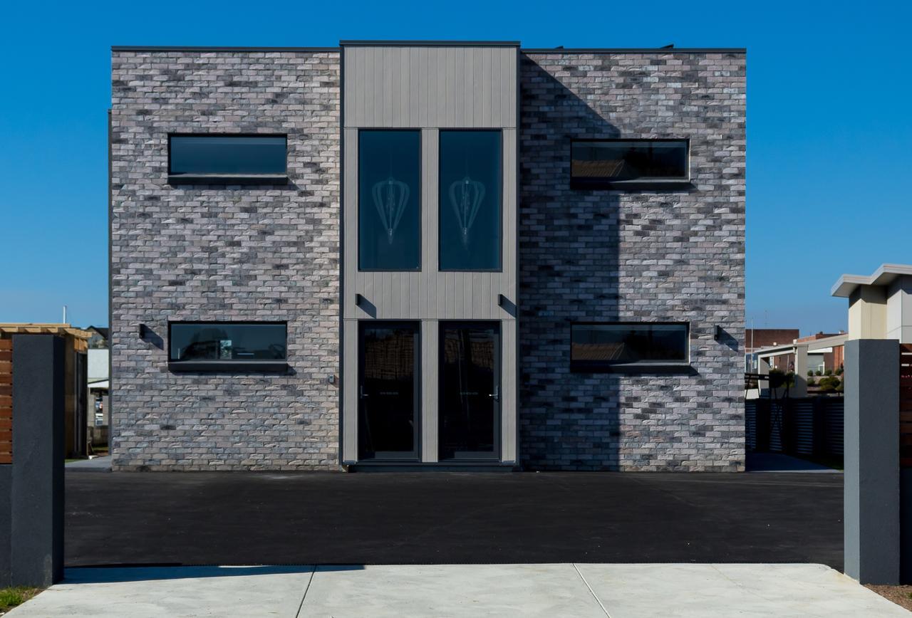 Ulverstone Waterfront Apartments Екстериор снимка