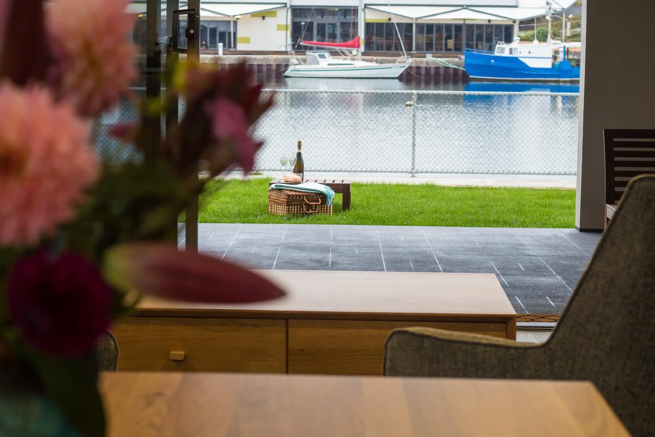 Ulverstone Waterfront Apartments Екстериор снимка